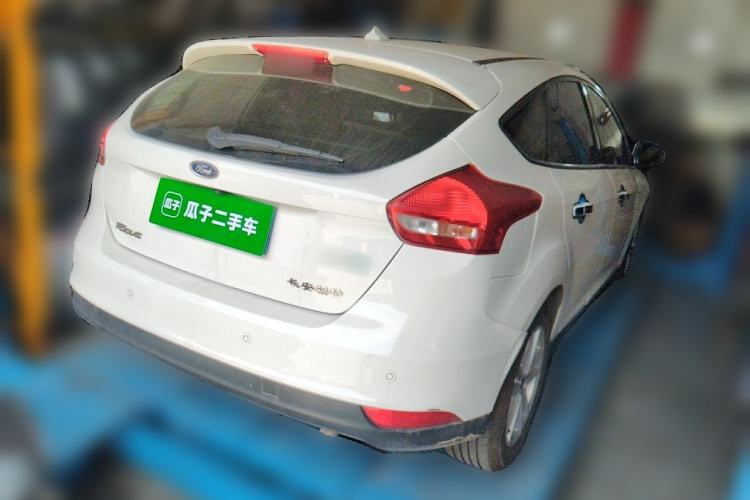Used Ford Focus 2018 Hatchback Classic 1.6L Automatic Trendy SmartDrive Edition Rear Right 45 Deg