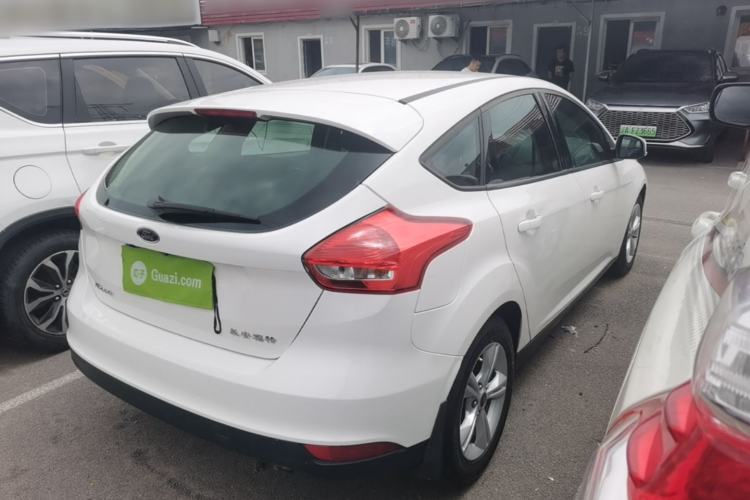 Used Ford Focus 2018 Hatchback Classic 1.6L Automatic Comfort Plus SmartDrive Edition Rear Right 45 Deg