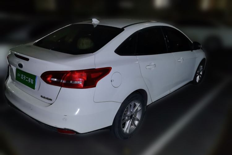 Used Ford Focus 2018 Sedan Classic 1.6L Automatic Trendy SmartDrive Edition Rear Right 45 Deg