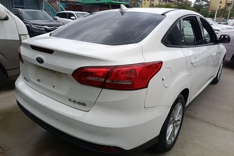 Used Ford Focus 2018 Sedan Classic 1.6L Automatic Trendy SmartDrive Edition Rear Right 45 Deg