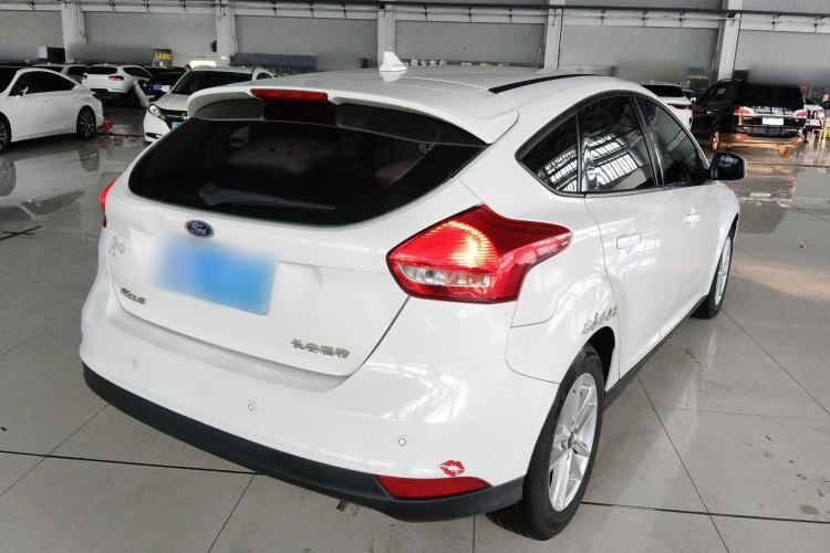 Used Ford Focus 2018 Hatchback Classic 1.6L Automatic Trendy SmartDrive Edition Rear Right 45 Deg