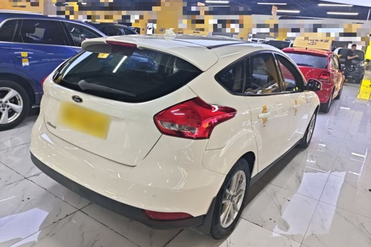 Used Ford Focus 2018 Hatchback Classic 1.6L Automatic Trendy SmartDrive Edition Rear Right 45 Deg