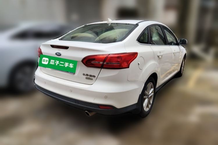 Used Ford Focus 2018 Sedan Classic EcoBoost 180 Automatic Elite Model Rear Right 45 Deg