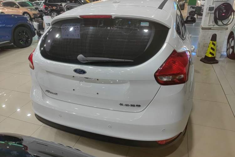 Used Ford Focus 2018 Hatchback Classic 1.6L Automatic Trendy SmartDrive Edition Rear