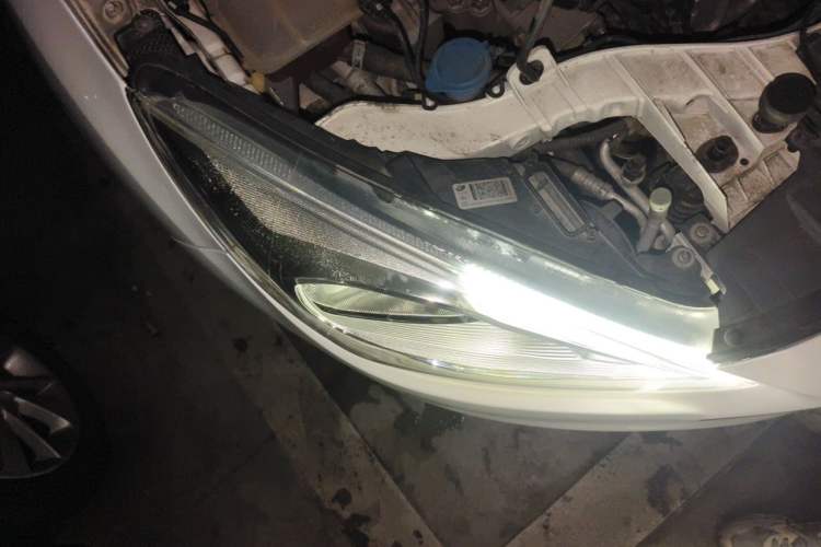 Used Ford Focus 2018 Sedan Classic EcoBoost 180 Automatic Elite Model Right Front Headlight