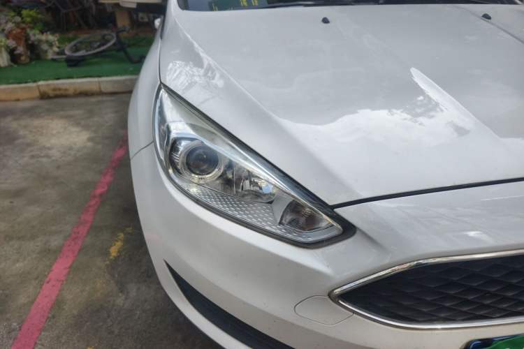 Used Ford Focus 2018 Hatchback Classic 1.6L Automatic Comfort Plus SmartDrive Edition Right Front Headlight