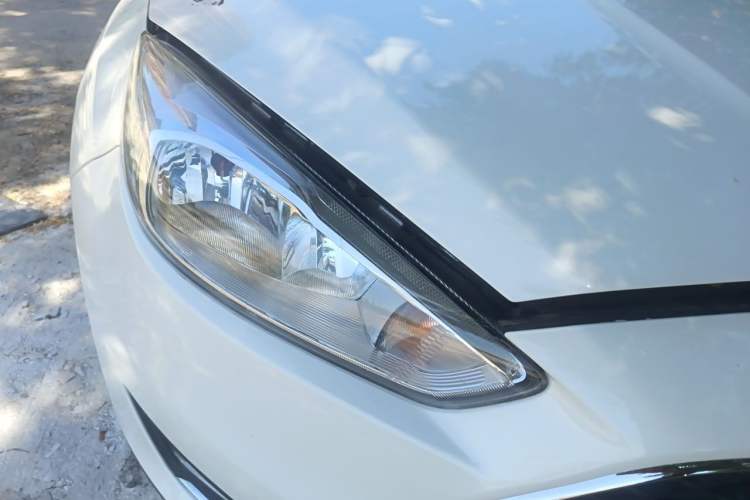 Used Ford Focus 2018 Hatchback Classic EcoBoost 180 Automatic Elite Model Right Front Headlight