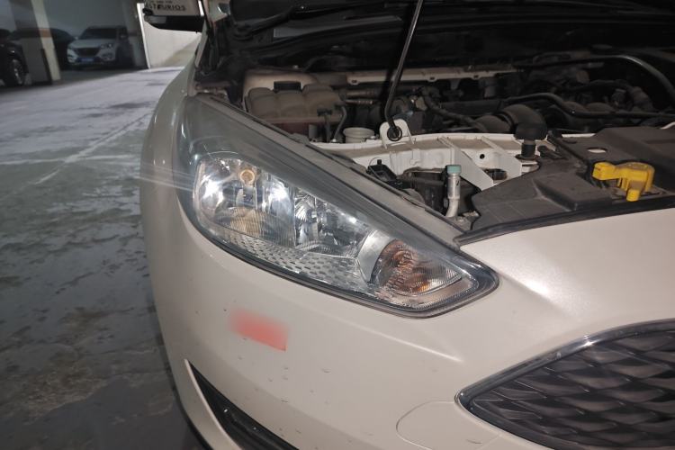 Used Ford Focus 2018 Hatchback Classic 1.6L Automatic Trendy SmartDrive Edition Right Front Headlight