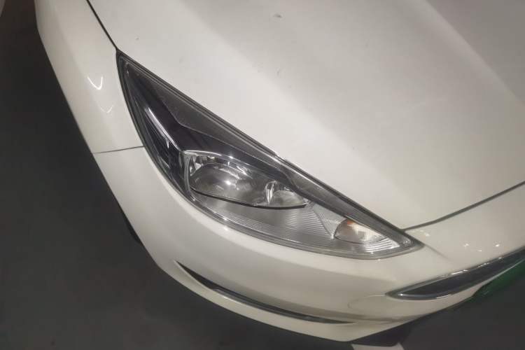 Used Ford Focus 2018 Hatchback Classic EcoBoost 180 Automatic Elite Model Right Front Headlight