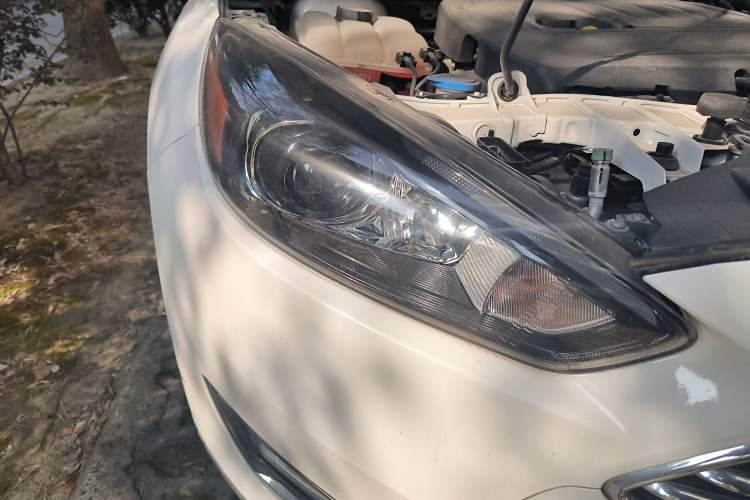 Used Ford Focus 2018 Sedan Classic EcoBoost 180 Automatic Elite Model Right Front Headlight
