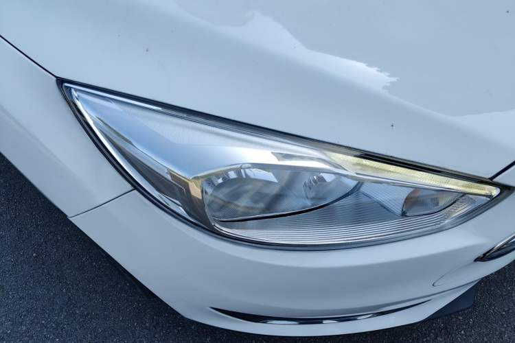 Used Ford Focus 2018 Sedan Classic EcoBoost 180 Automatic Elite Model Right Front Headlight