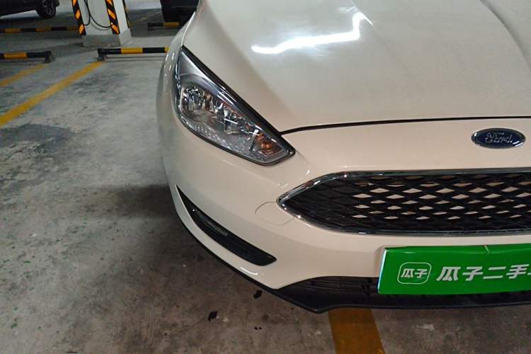 Used Ford Focus 2018 Hatchback Classic 1.6L Automatic Trendy SmartDrive Edition Right Front Headlight