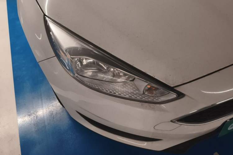 Used Ford Focus 2018 Hatchback Classic 1.6L Automatic Comfort Plus SmartDrive Edition Right Front Headlight