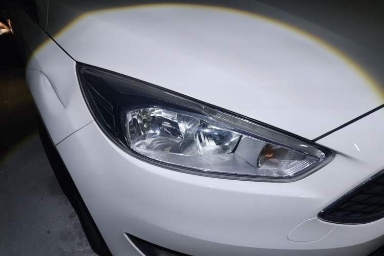 Used Ford Focus 2018 Hatchback Classic EcoBoost 180 Automatic Elite Model Right Front Headlight