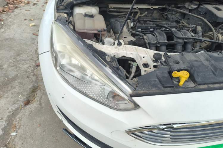 Used Ford Focus 2018 Sedan Classic 1.6L Automatic Comfort Plus Smart Drive Version Right Front Headlight