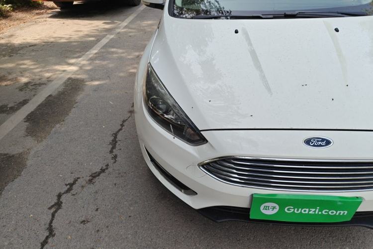 Used Ford Focus 2018 Sedan Classic 1.6L Automatic Trendy SmartDrive Edition Right Front Headlight