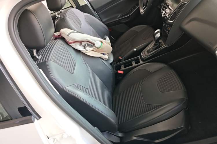 Used Ford Focus 2018 Sedan Classic 1.6L Automatic Trendy SmartDrive Edition Right Front Seat