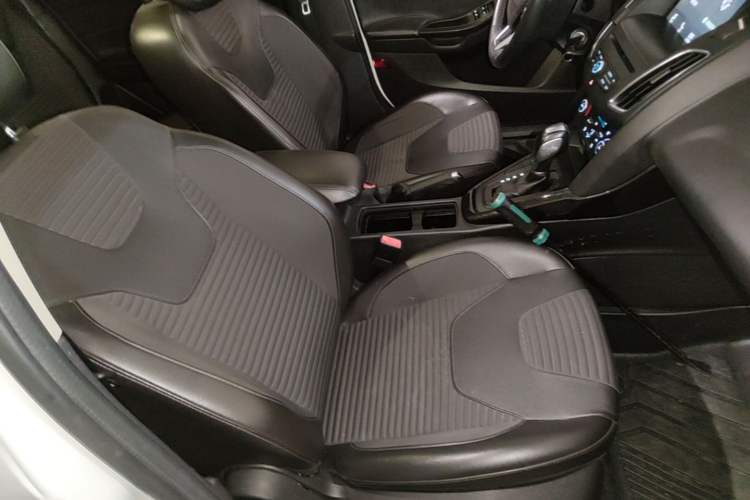 Used Ford Focus 2018 Hatchback Classic EcoBoost 180 Automatic Elite Model Right Front Seat