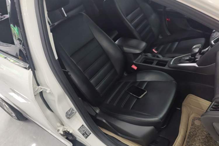 Used Ford Focus 2018 Hatchback Classic 1.6L Automatic Comfort Plus SmartDrive Edition Right Front Seat