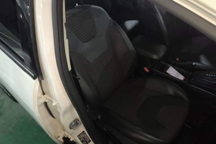 Used Ford Focus 2018 Sedan Classic 1.6L Automatic Trendy SmartDrive Edition Right Front Seat