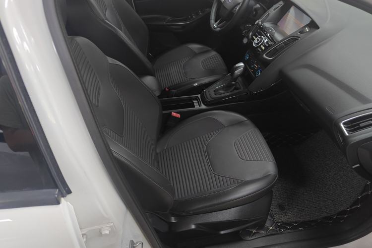 Used Ford Focus 2018 Sedan Classic 1.6L Automatic Trendy SmartDrive Edition Right Front Seat