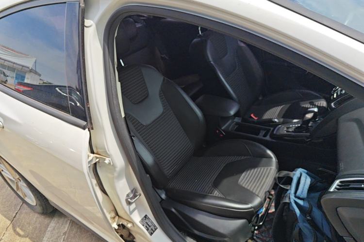Used Ford Focus 2018 Hatchback Classic 1.6L Automatic Trendy SmartDrive Edition Right Front Seat