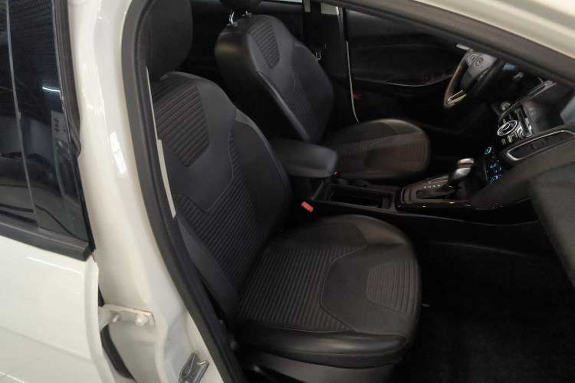 Used Ford Focus 2018 Sedan Classic 1.6L Automatic Trendy SmartDrive Edition Right Front Seat