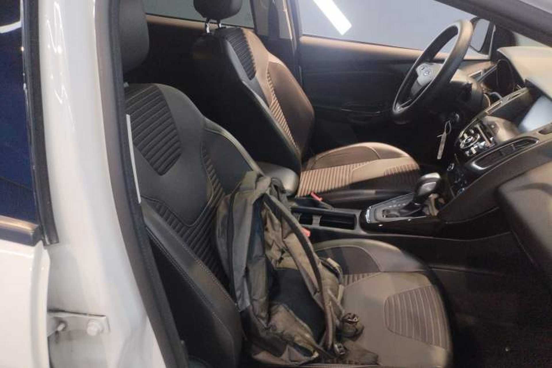 Used Ford Focus 2018 Hatchback Classic 1.6L Automatic Trendy SmartDrive Edition Right Front Seat