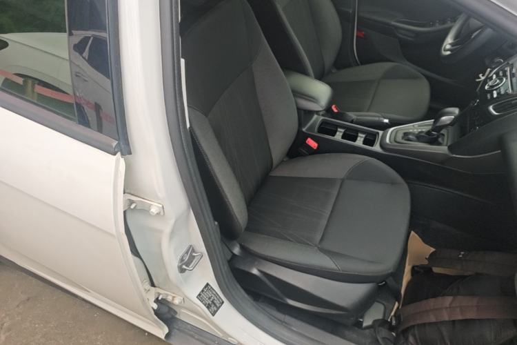 Used Ford Focus 2018 Hatchback Classic 1.6L Automatic Comfort Plus SmartDrive Edition Right Front Seat