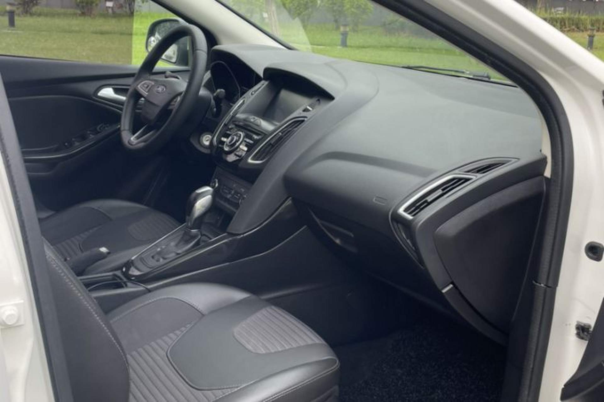 Used Ford Focus 2018 Sedan Classic 1.6L Automatic Trendy SmartDrive Edition Right Front Seat