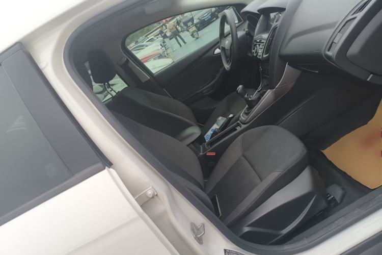 Used Ford Focus 2018 Hatchback Classic 1.6L Manual Comfort Plus SmartDrive Edition Right Front Seat