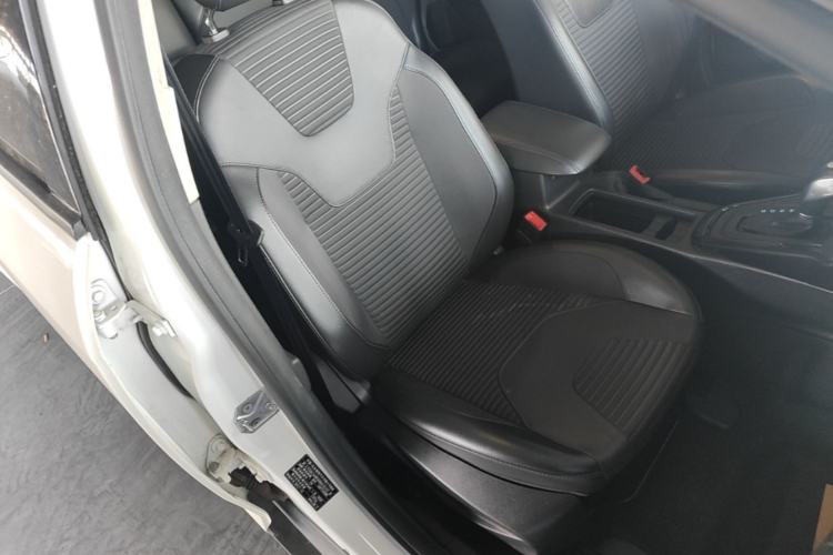 Used Ford Focus 2018 Hatchback Classic 1.6L Automatic Trendy SmartDrive Edition Right Front Seat