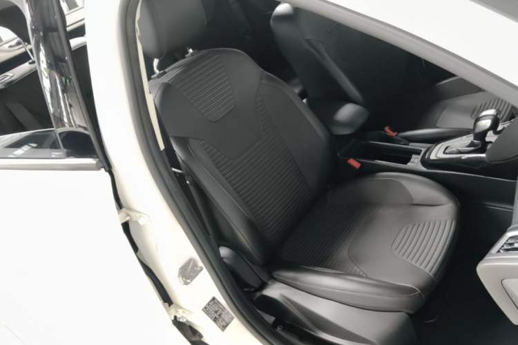 Used Ford Focus 2018 Hatchback Classic 1.6L Automatic Trendy SmartDrive Edition Right Front Seat