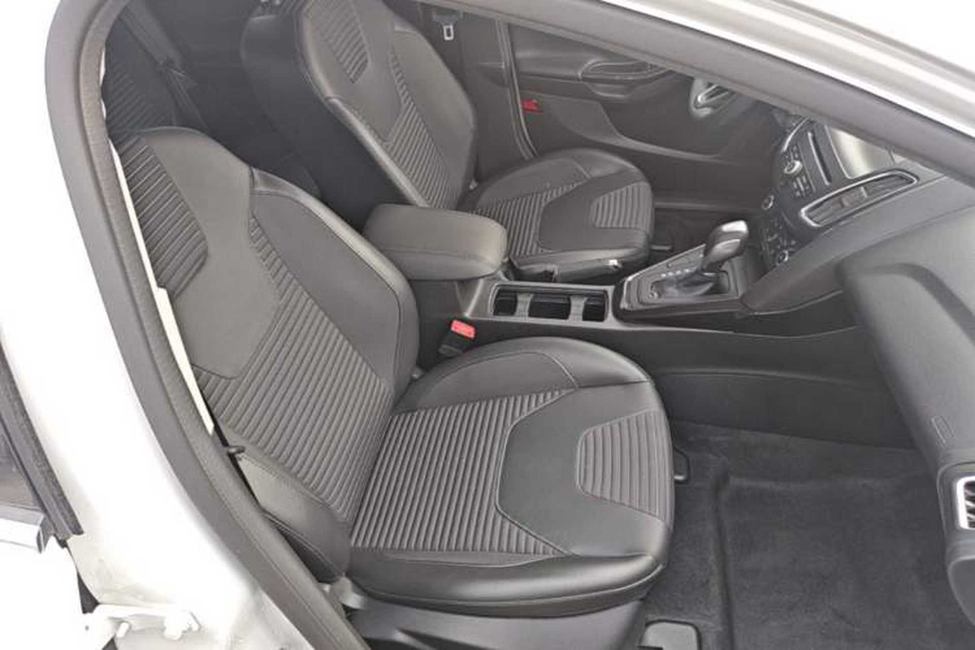 Used Ford Focus 2018 Hatchback Classic EcoBoost 180 Automatic Elite Model Right Front Seat