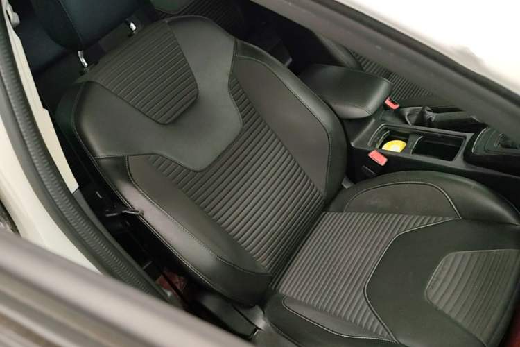 Used Ford Focus 2018 Hatchback Classic 1.6L Automatic Trendy SmartDrive Edition Right Front Seat