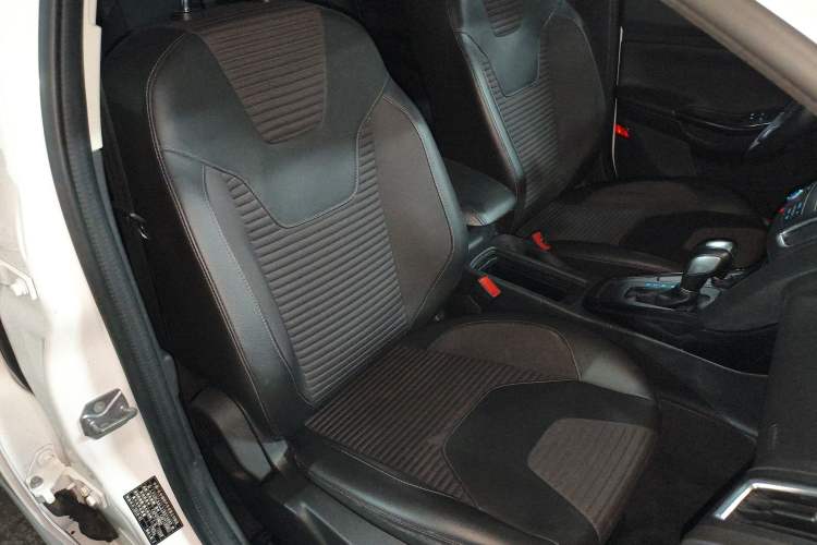 Used Ford Focus 2018 Hatchback Classic EcoBoost 180 Automatic Elite Model Right Front Seat