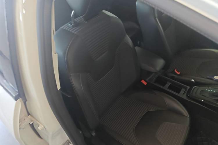 Used Ford Focus 2018 Hatchback Classic 1.6L Automatic Trendy SmartDrive Edition Right Front Seat