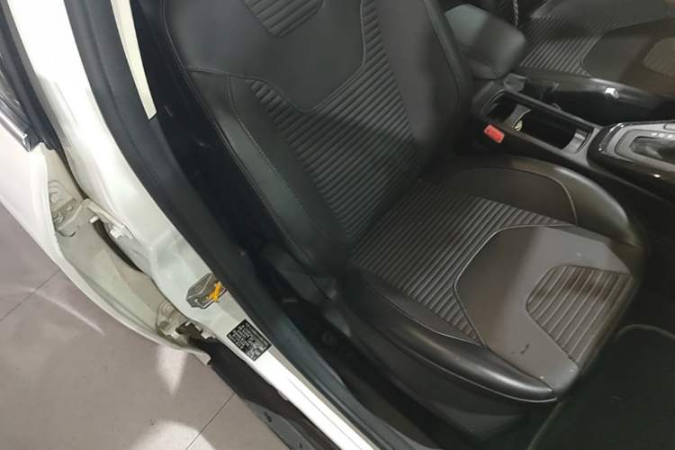 Used Ford Focus 2018 Hatchback Classic EcoBoost 180 Automatic Elite Model Right Front Seat