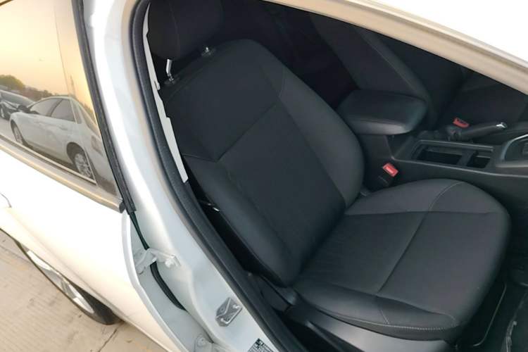 Used Ford Focus 2018 Hatchback Classic 1.6L Automatic Comfort Plus SmartDrive Edition Right Front Seat