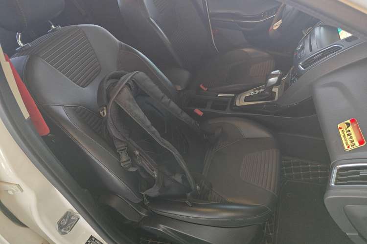 Used Ford Focus 2018 Sedan Classic EcoBoost 180 Automatic Elite Model Right Front Seat