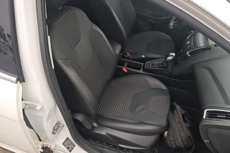 Used Ford Focus 2018 Hatchback Classic EcoBoost 180 Automatic Elite Model Right Front Seat
