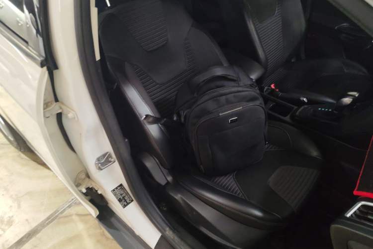 Used Ford Focus 2018 Hatchback Classic 1.6L Automatic Trendy SmartDrive Edition Right Front Seat