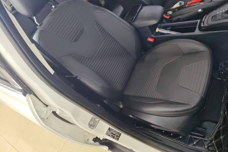 Used Ford Focus 2018 Hatchback Classic 1.6L Automatic Trendy SmartDrive Edition Right Front Seat