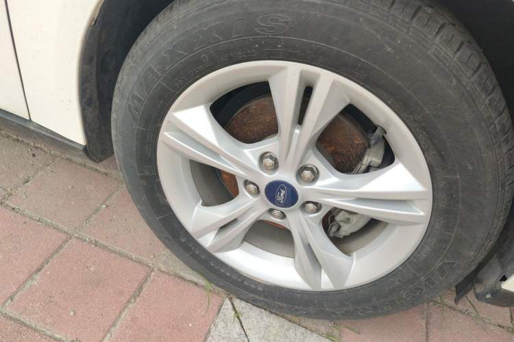 Used Ford Focus 2018 Sedan Classic 1.6L Manual Comfort Plus SmartDrive Edition Right Front Wheel Hub