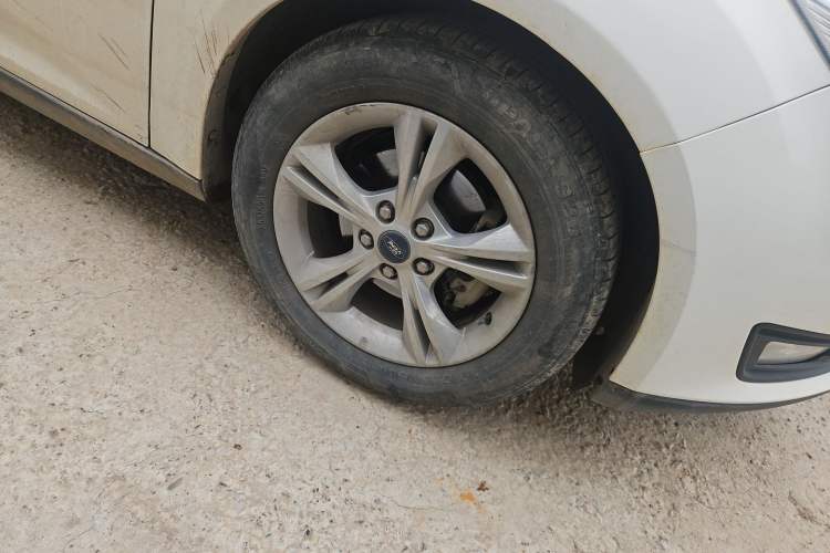 Used Ford Focus 2018 Sedan Classic 1.6L Automatic Comfort Plus Smart Drive Version Right Front Wheel Hub