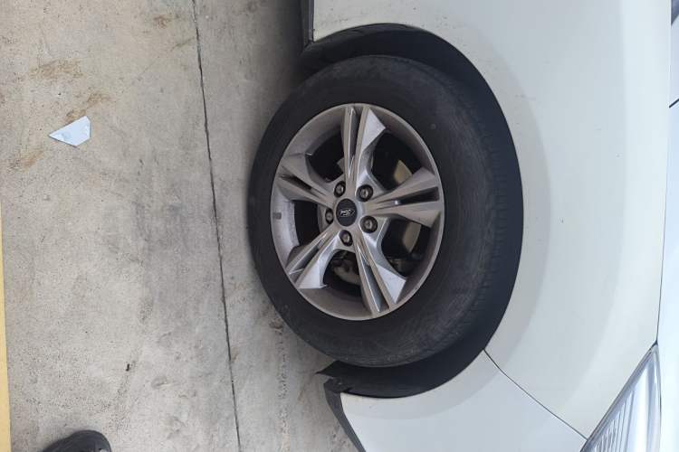 Used Ford Focus 2018 Sedan Classic 1.6L Automatic Comfort Plus Smart Drive Version Right Front Wheel Hub