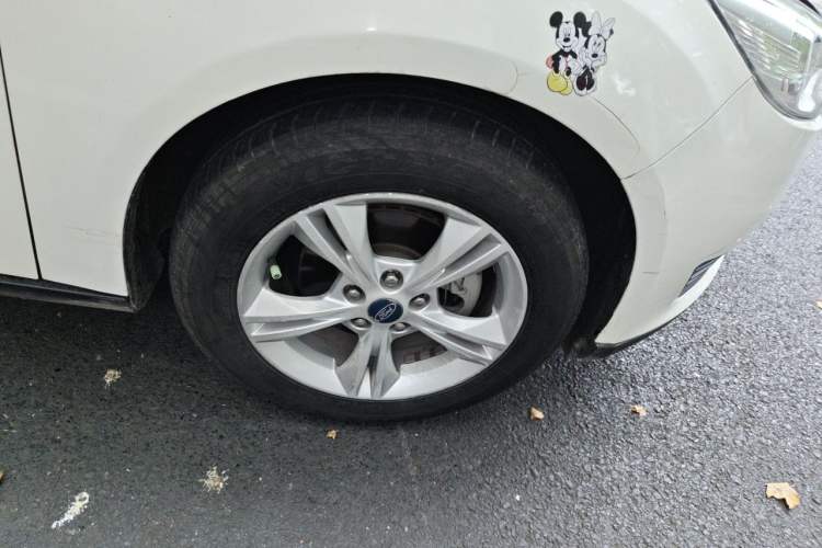 Used Ford Focus 2018 Hatchback Classic 1.6L Automatic Comfort Plus SmartDrive Edition Right Front Wheel Hub