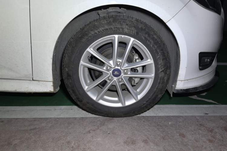 Used Ford Focus 2018 Hatchback Classic 1.6L Automatic Trendy SmartDrive Edition Right Front Wheel Hub