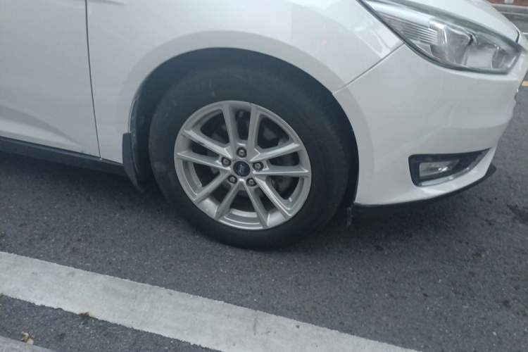 Used Ford Focus 2018 Hatchback Classic 1.6L Automatic Trendy SmartDrive Edition Right Front Wheel Hub