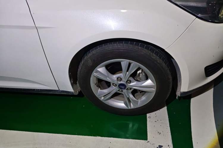 Used Ford Focus 2018 Sedan Classic 1.6L Automatic Comfort Plus Smart Drive Version Right Front Wheel Hub